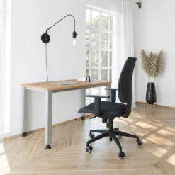 HILO 614 S | Schreibtisch 140 x 67 höhenverstellbar Asteiche/Silber