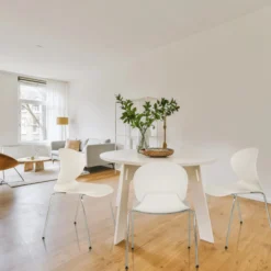 T36 VI - Vierfußstuhl Weiß