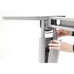 UNDA 8 S | Schreibtisch 80 x 80 höhenverstellbar Ahorn/Silber