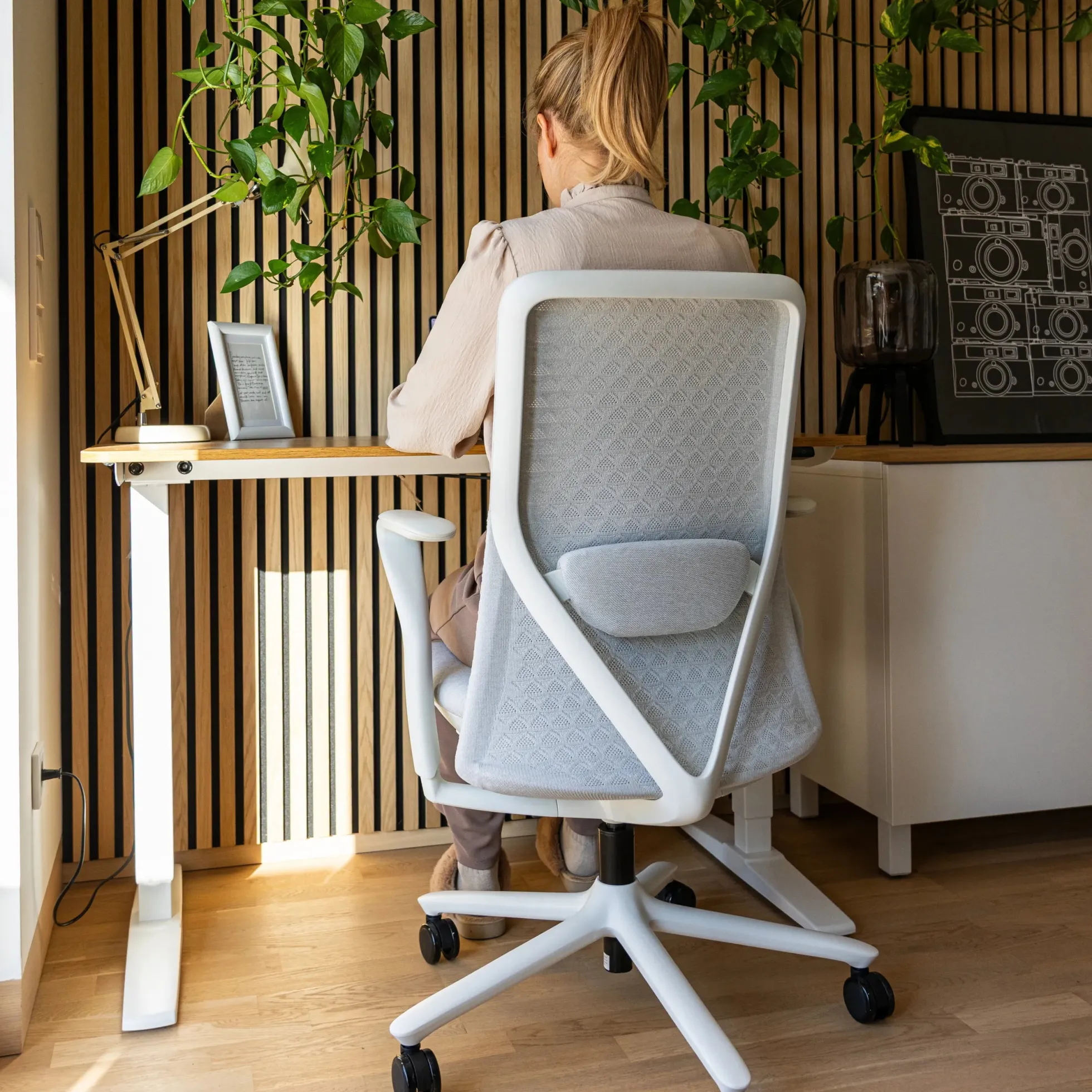 VERVIO | iF DESIGN AWARD - High End Bürostuhl Lichtgrau