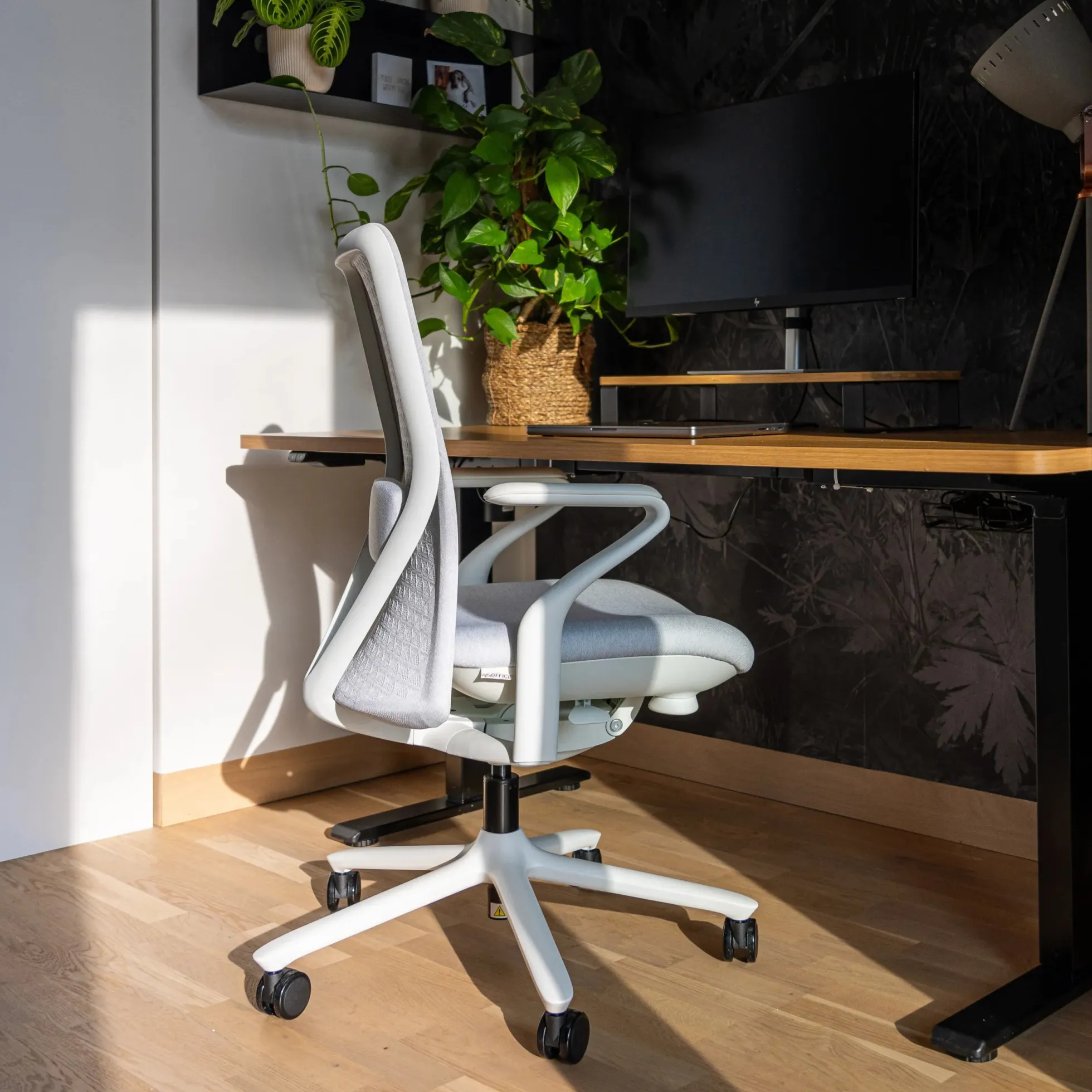 VERVIO | iF DESIGN AWARD - High End Bürostuhl Lichtgrau